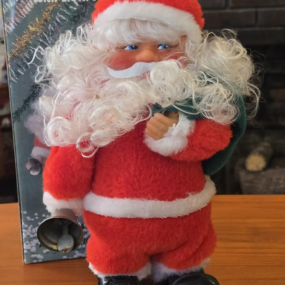 Vtg Annoying Kitschy Action Santa with Electronic Music with Box Christmas WORKS
